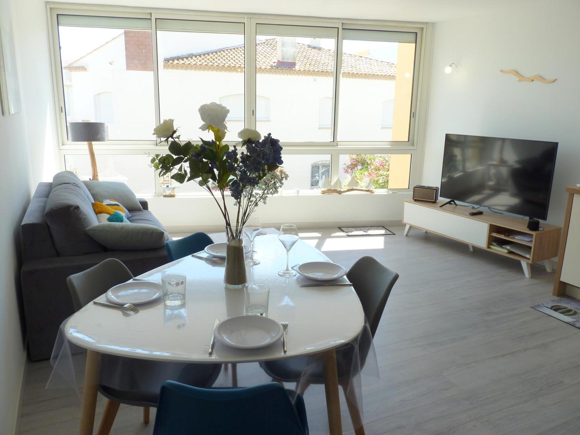Sol-Y-Days Murenes: Modern City-Center Apartment Near Beach Le Grau-du-Roi Exterior photo